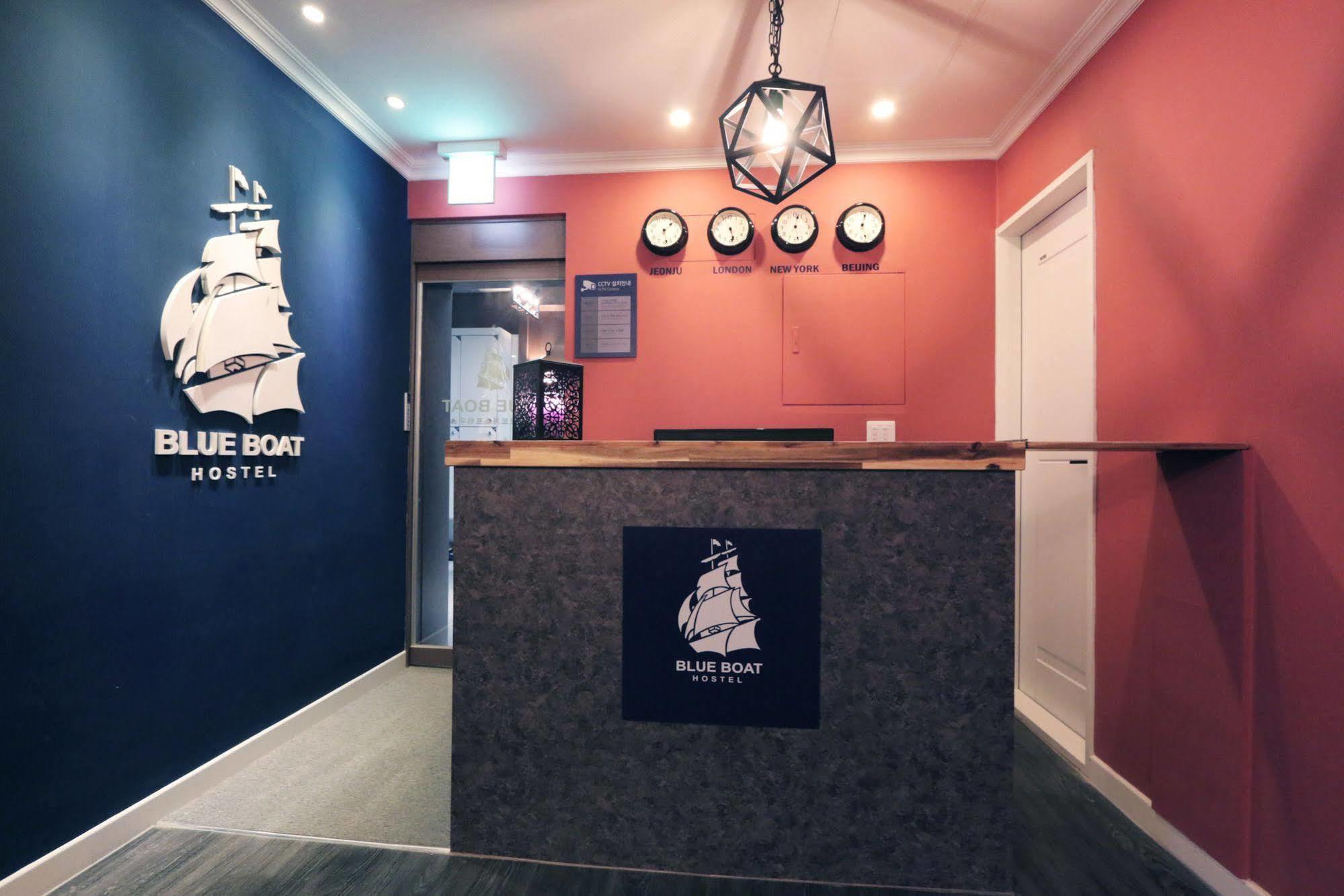 Blueboat Hostel Чонджу Экстерьер фото